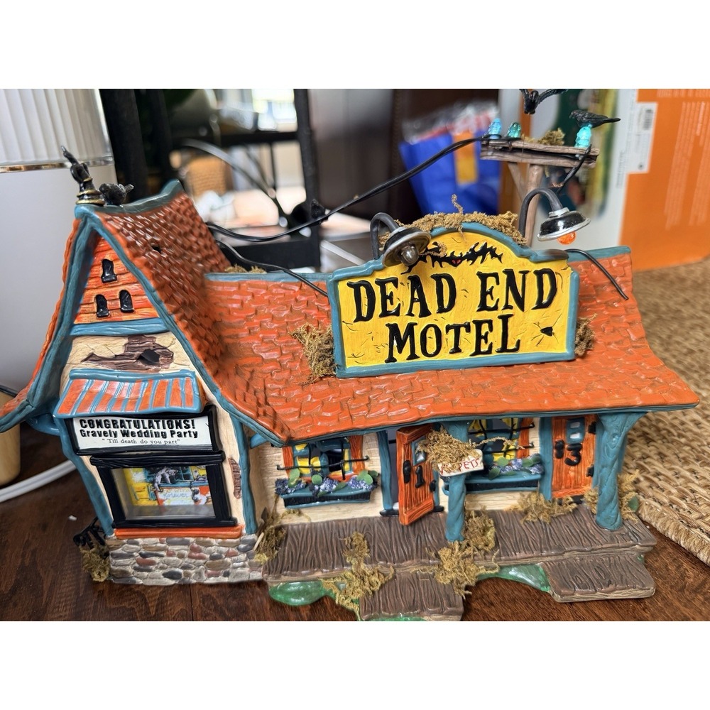 DEPARTMENT 56 HALLOWEEN DEAD END MOTEL #56.55377 RETIRED WORKS SNOW VILLAGE - Picture 5 of 11
